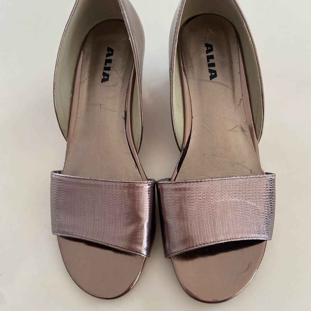 ALIA Women's Metallic Slide Sandals